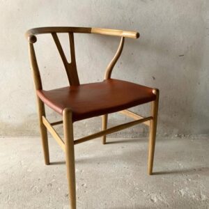 Silla Wishbone asiento cuero